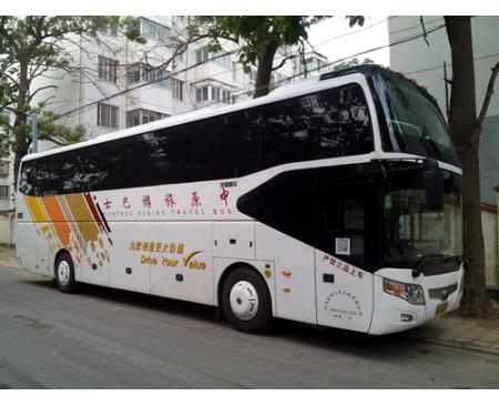 宇通59座旅游大巴車